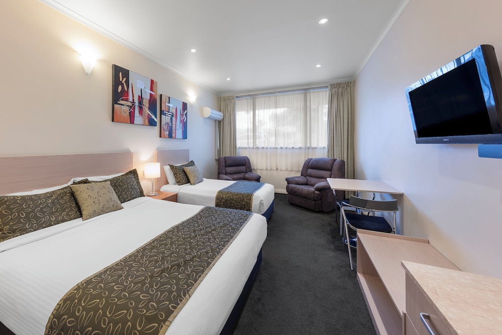 Executive Suite - 1 Queen Bed + 1 Single Bed
