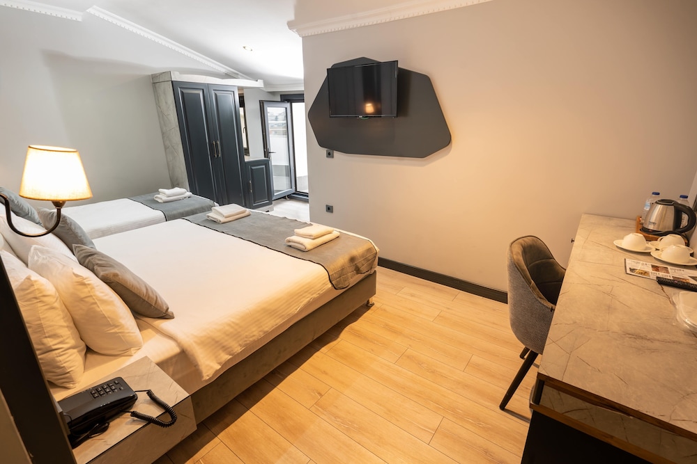 Superior Triple Room - Photo 2