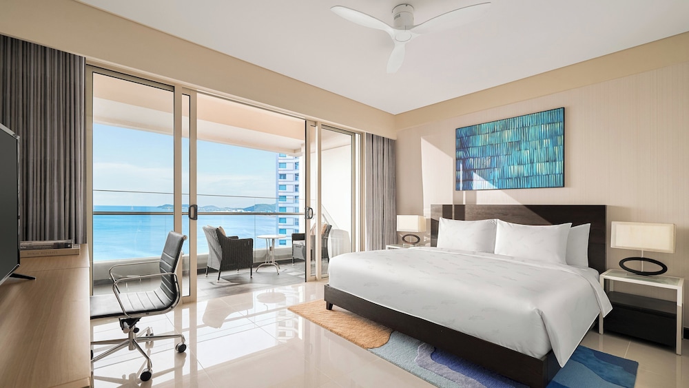 Suite, 2 Bedrooms, City View (1 King 1 Bunk Bed) photo 2