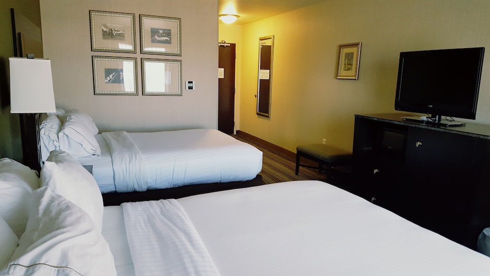 Suite, Multiple Beds - Photo 2