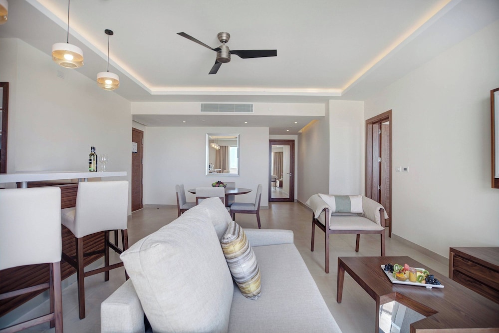 Luxury Penthouse One bedroom suite Ocean view terrace jacuzi Diamond Club - Photo 10