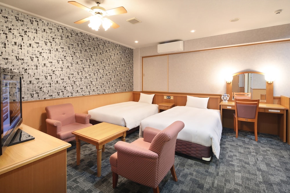 Deluxe Twin Room, Non Smoking (Family Room) photo 2