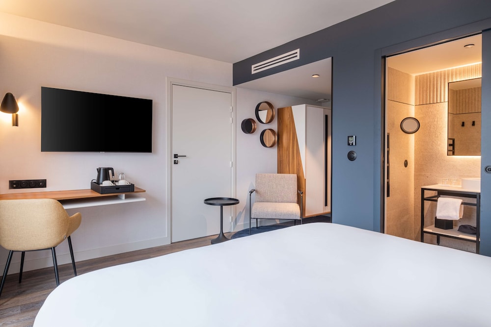 Superior Room, Balcony, City View - Photo 1