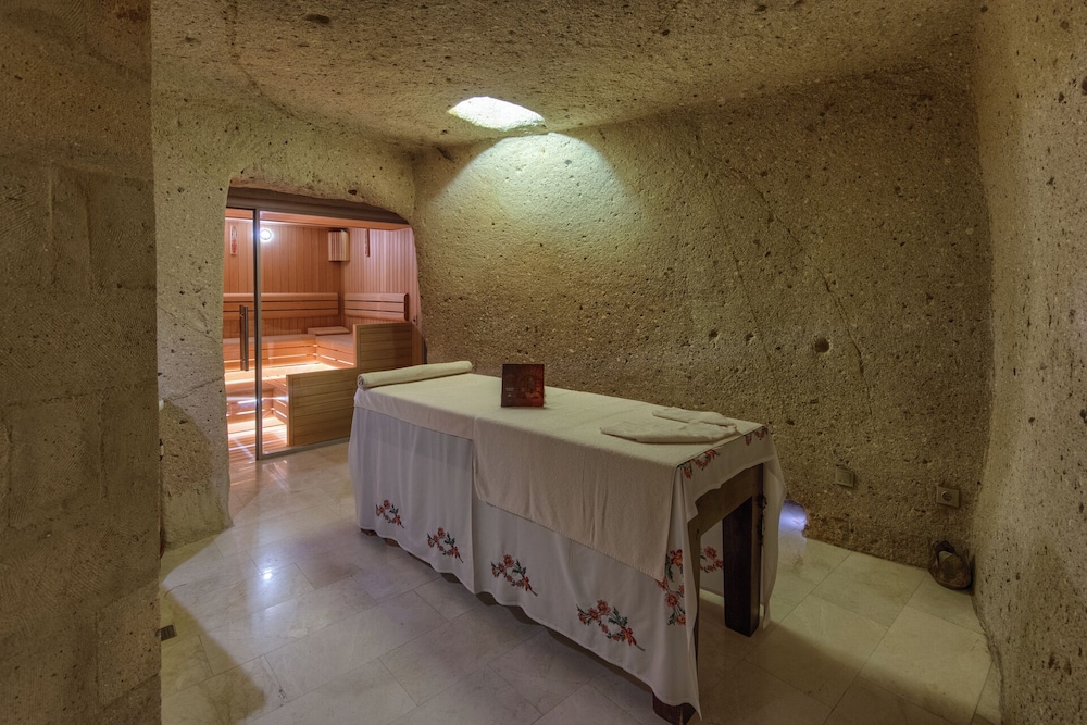Muhteshem Imperial Pool Suite - Photo 8