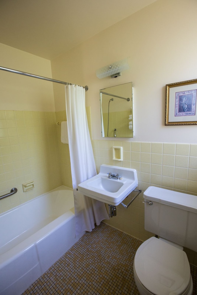 Comfort Double or Twin Room, 1 Double Bed, Private Bathroom, Lake View photo 2