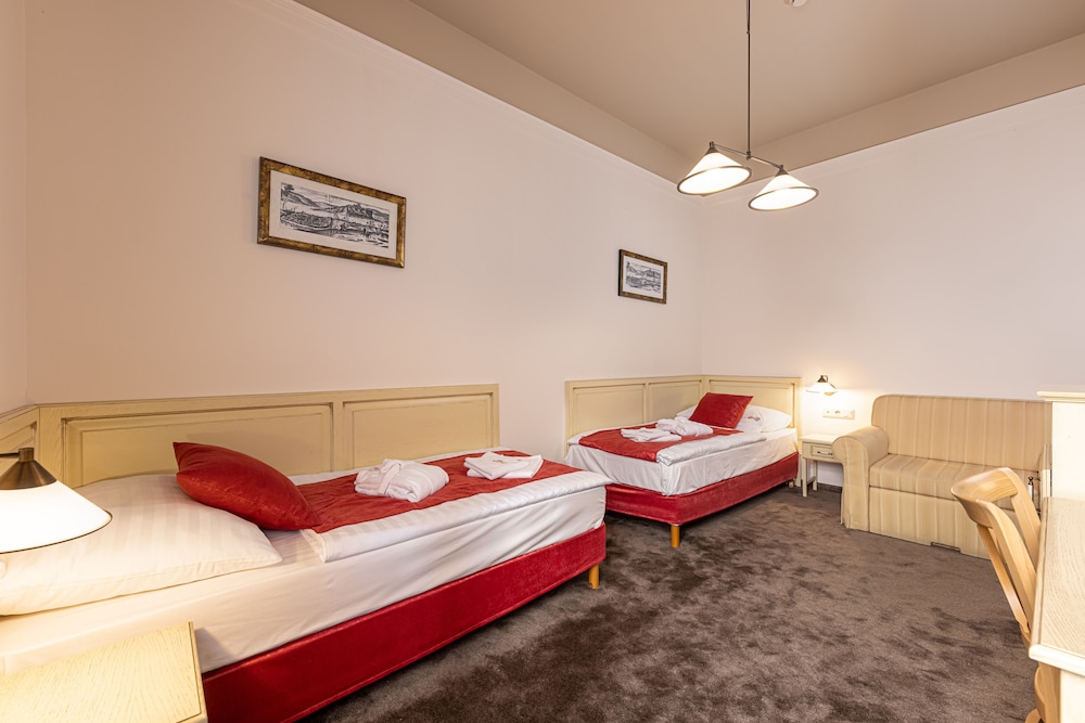 Business Twin Room photo 2