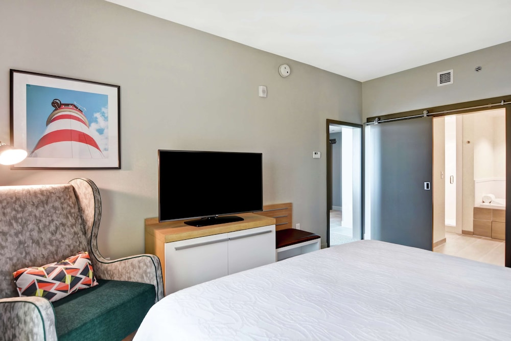 Suite, 1 Bedroom, Accessible (Roll-In Shower) - Photo 3