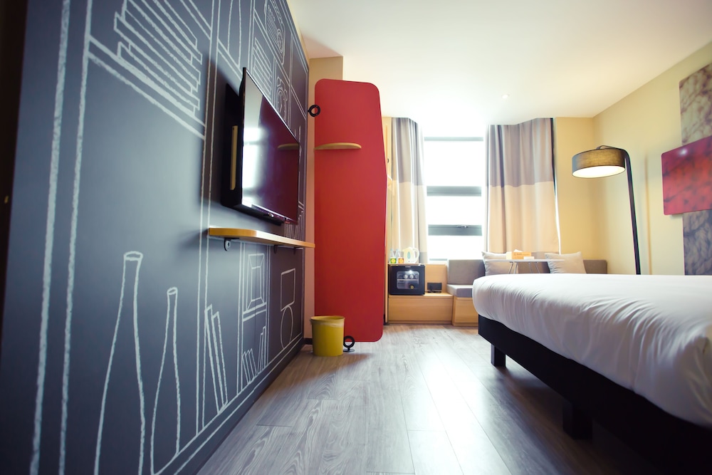 Business King Size Room photo 3