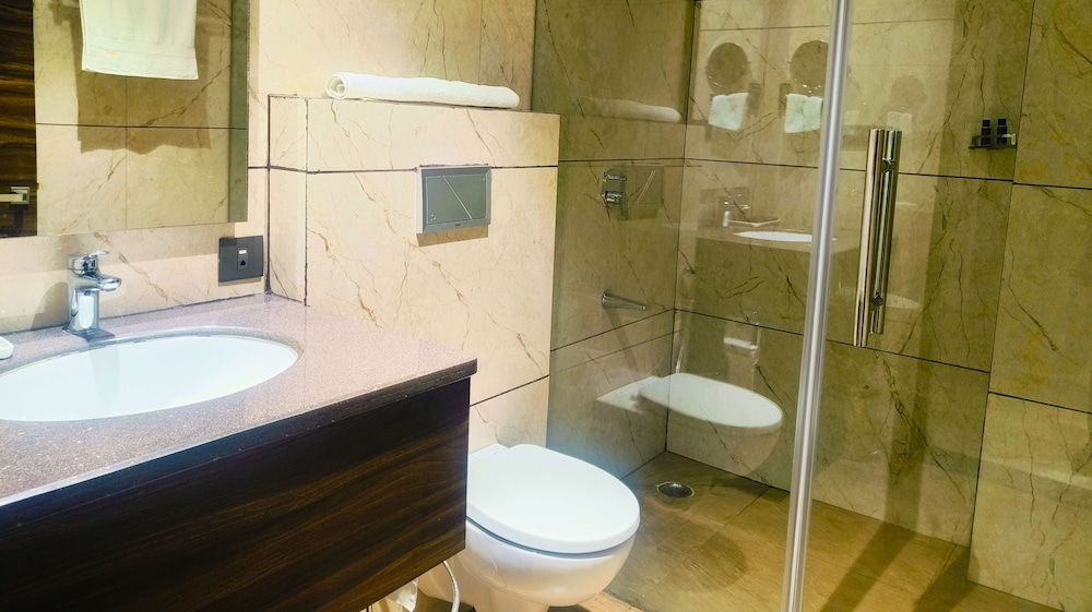 Superior Double Room, City View photo 3