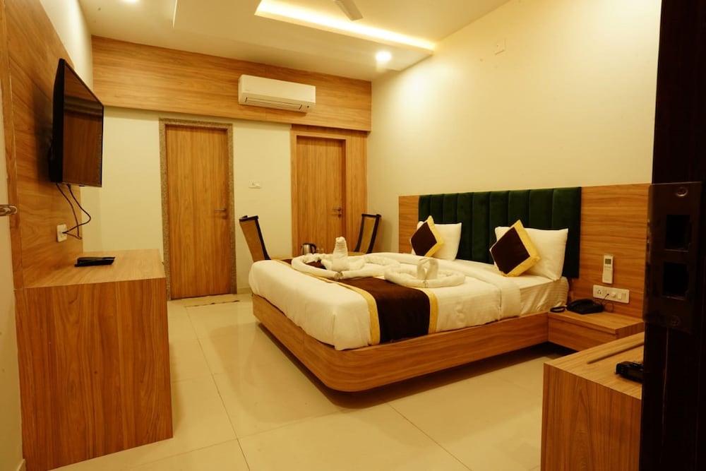 Deluxe Room - Photo 1