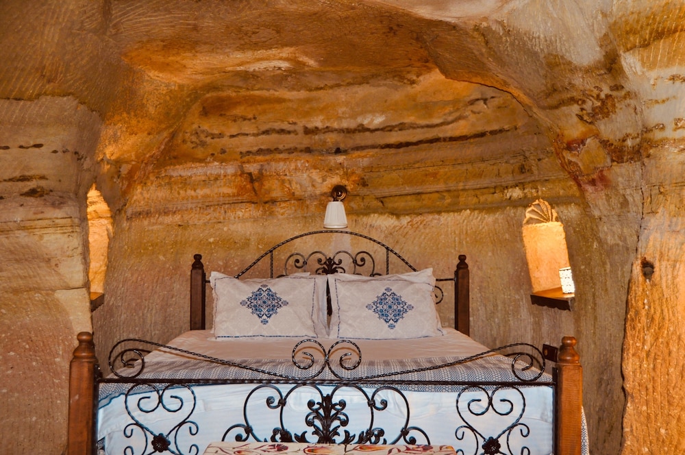 Deluxe Room (Cave) photo 3