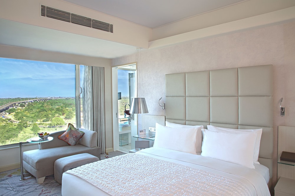 Executive Suite, 1 Bedroom - Photo 2