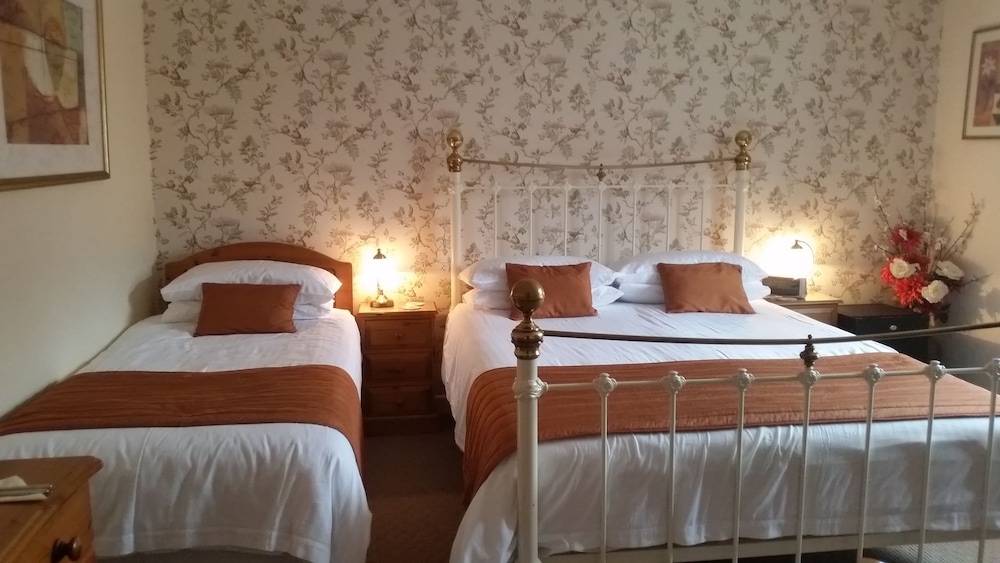 Classic Triple Room, Multiple Beds photo 1
