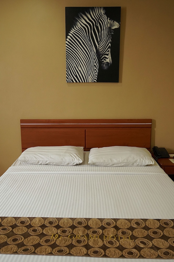 Standard Double Room, 1 Queen Bed, Accessible, Non Smoking - Photo 4