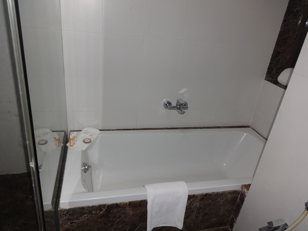 Luxury Suite photo 3