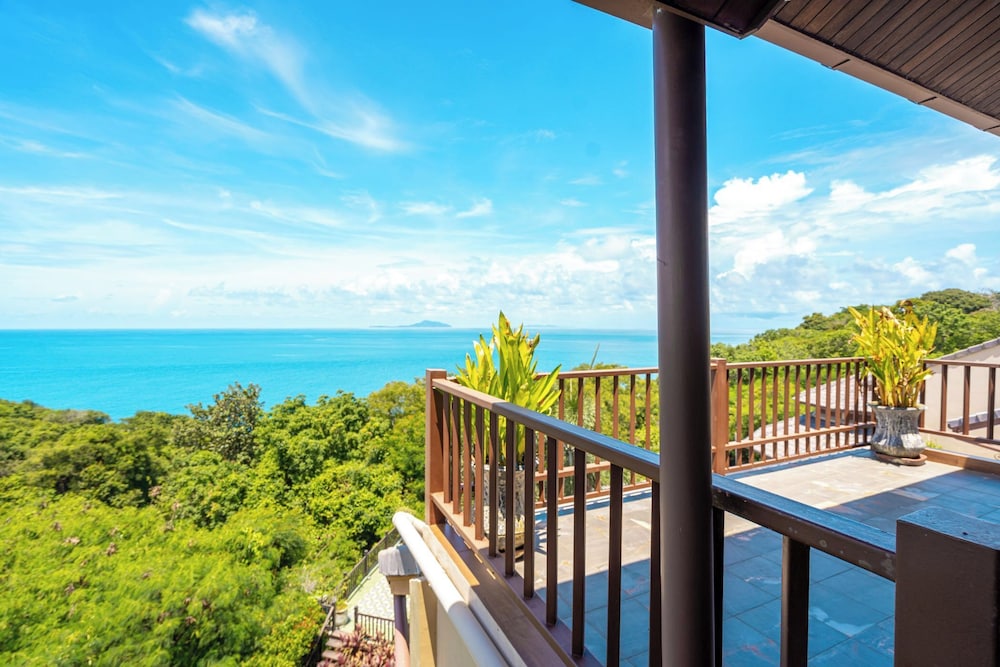 Bella King Suite with Seaview photo 2