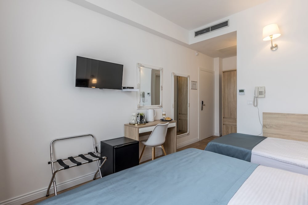 Standard Triple Room photo 3
