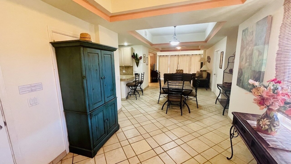 Condo, 2 Bedrooms