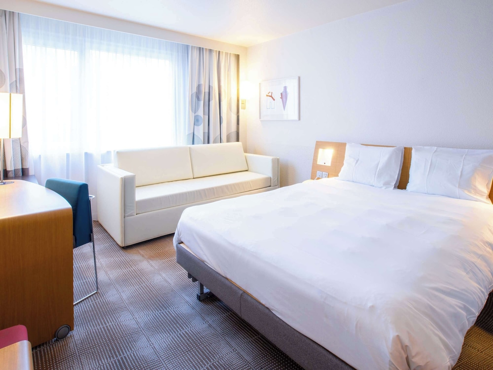 Standard Room, Multiple Beds - Photo 4
