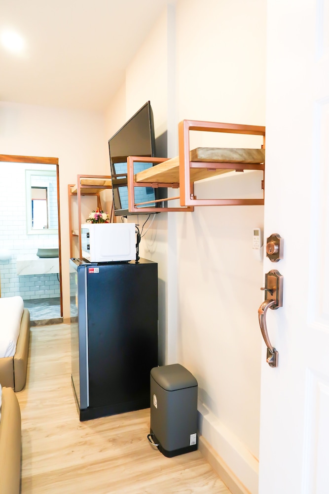 Economy Quadruple Room - Photo 3