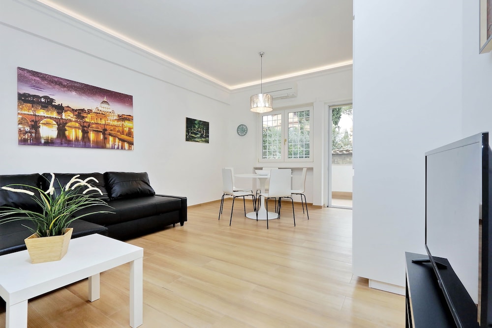 Apartment, 2 Bedrooms, City View
