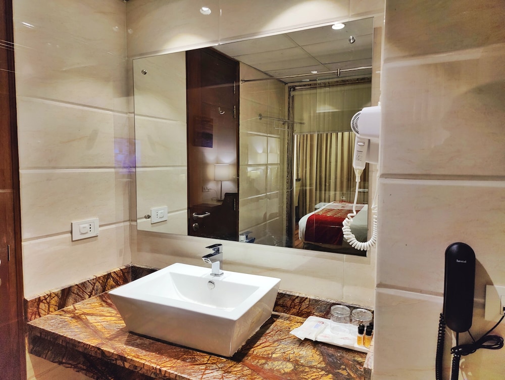Deluxe Room - Photo 4