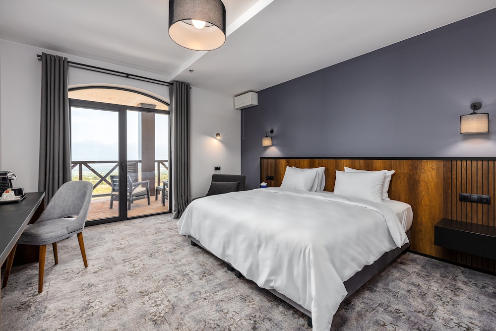 Double or Twin Room, Mountain View - Photo 3