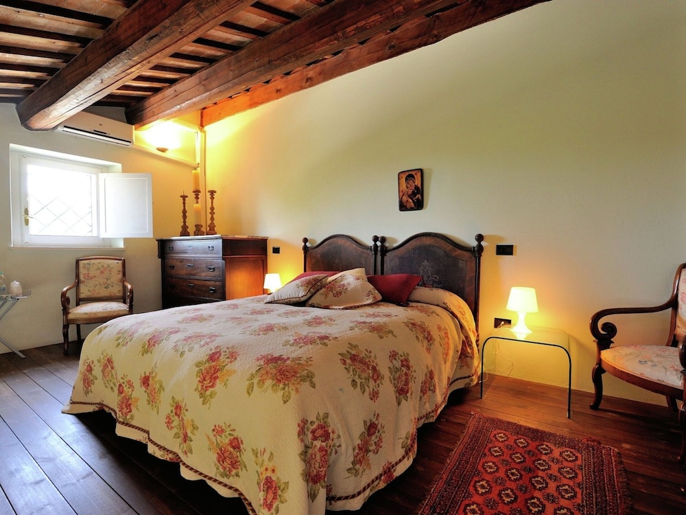 Villa photo 3