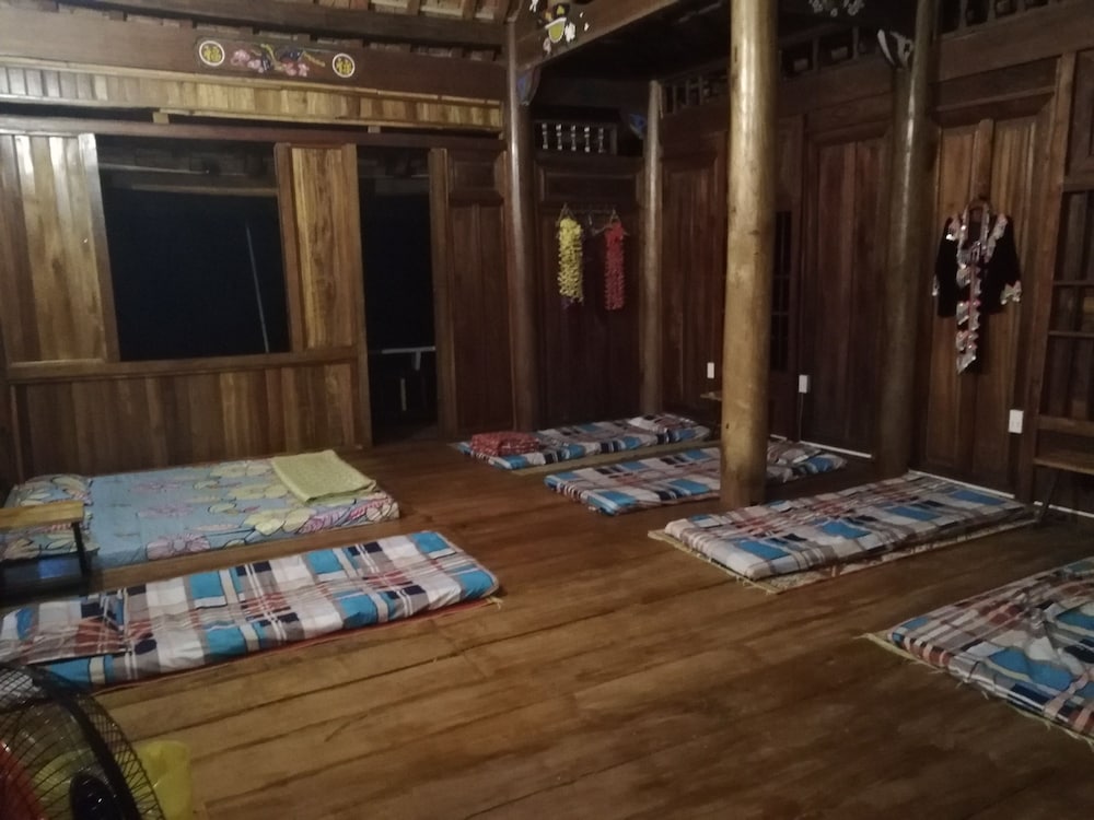 Shared Dormitory, Mixed Dorm, Non Smoking, Partial Lake View photo 1
