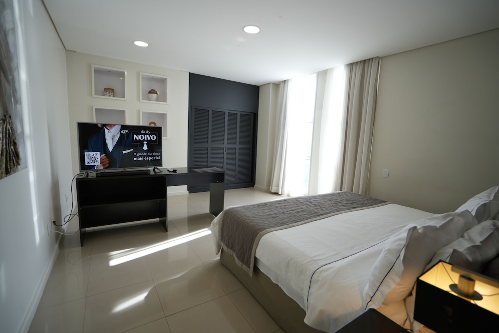 Suite (Master) - Photo 4