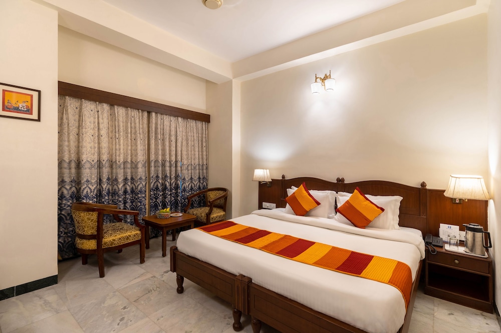 Non Lake Facing Deluxe AC Room - Photo 11