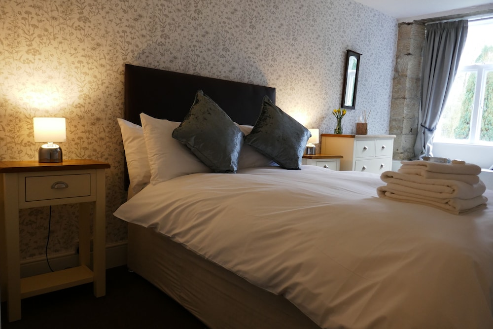 Standard Double Room, Ensuite (Carlton) photo 3