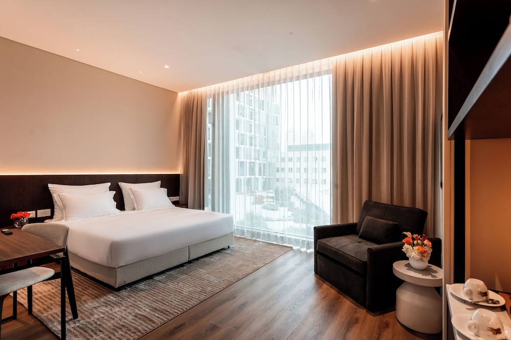 Deluxe Studio, City View