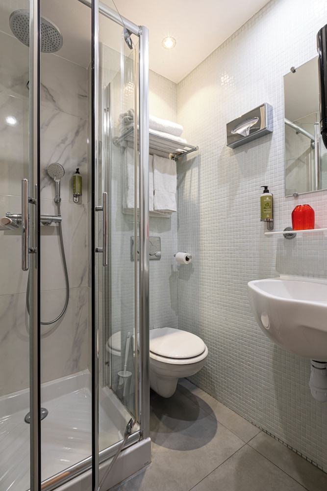 Classic Triple Room, Garden View