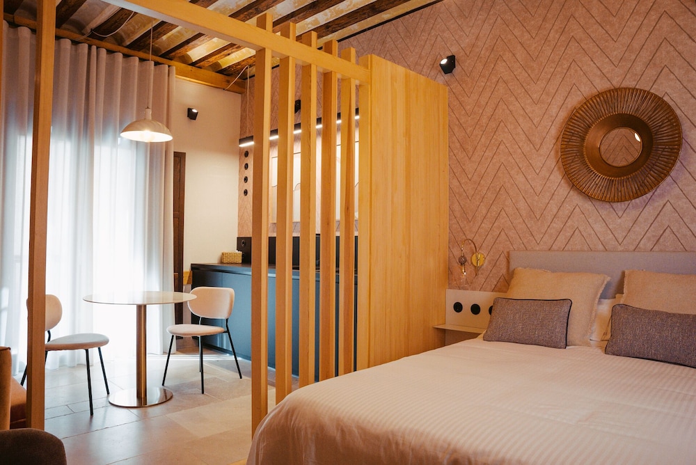 Luxury Studio Suite, City View