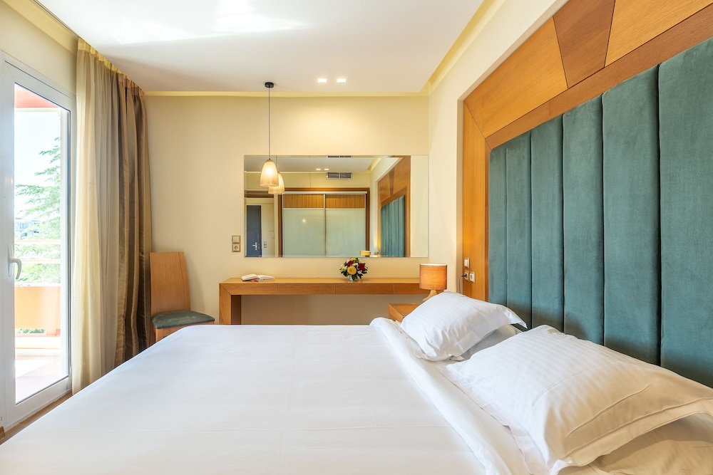 Deluxe Room, 1 Bedroom, Pool View