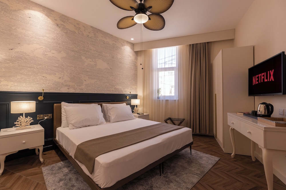Deluxe Family Room