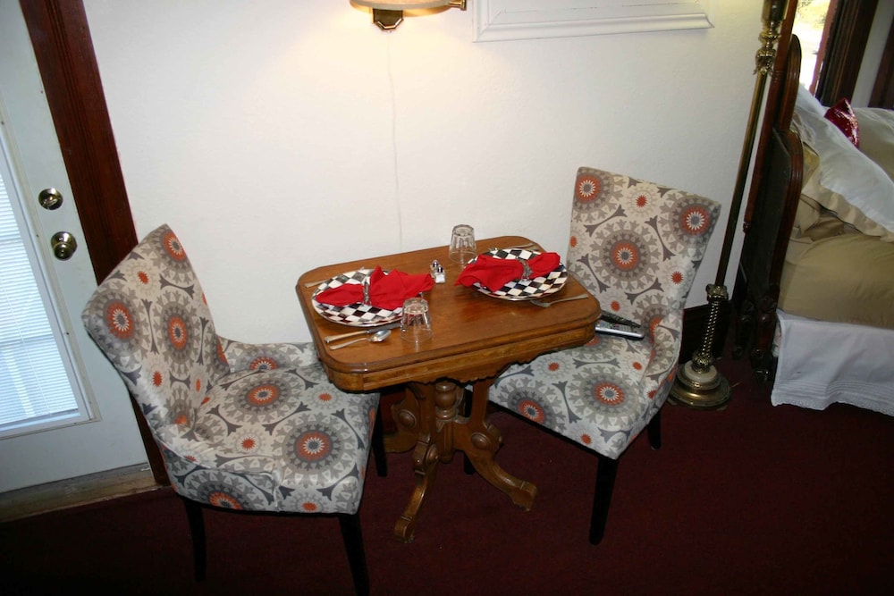 Room 10 photo 2