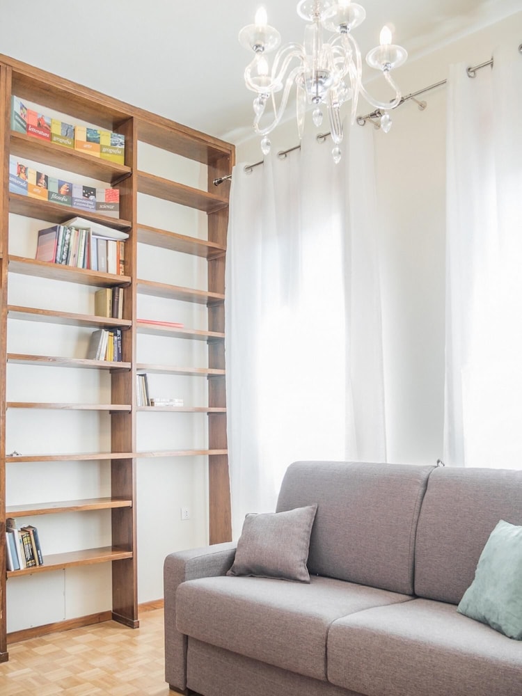 Apartment photo 3