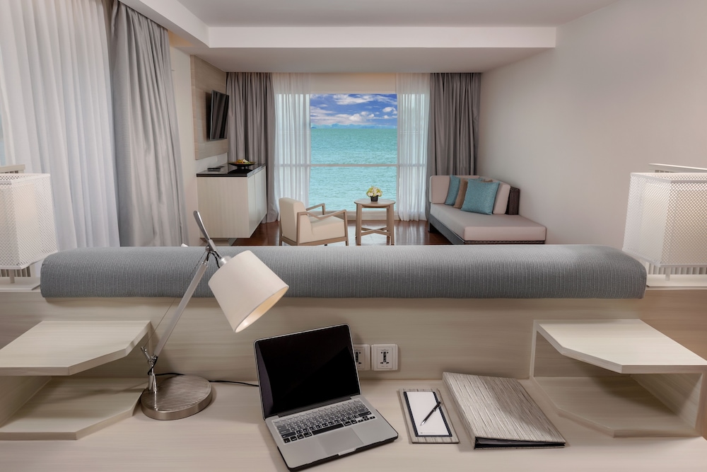 Deluxe Suite, 1 King Bed, Balcony (overlooking Andaman Sea) - Photo 3