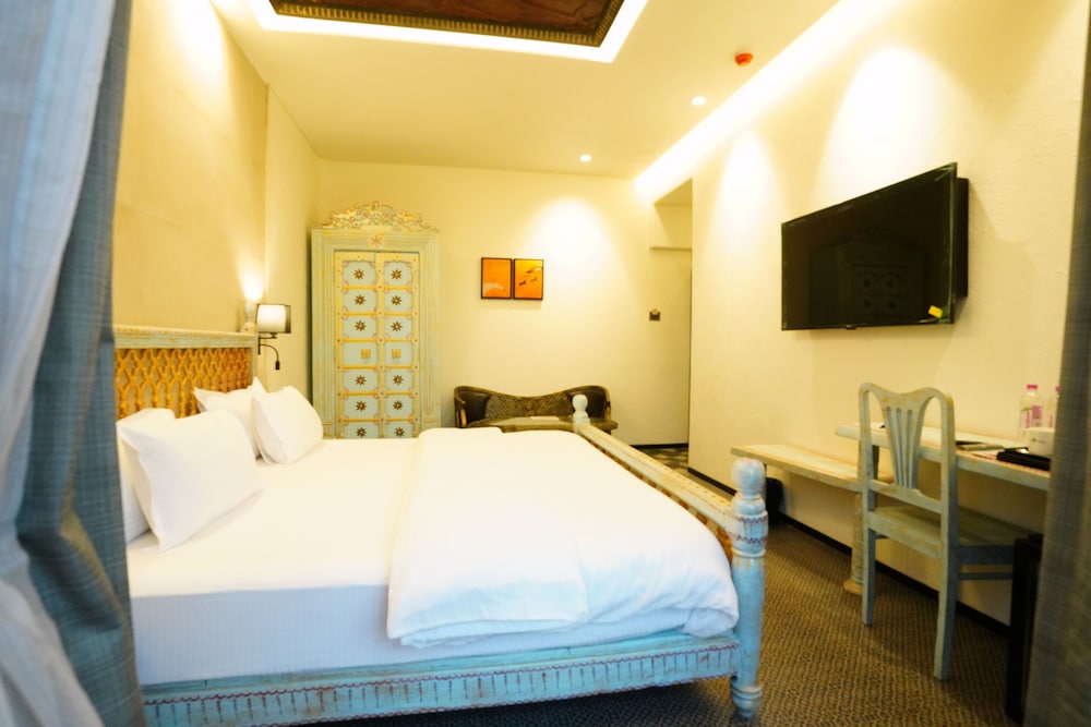 Executive Room - Photo 5