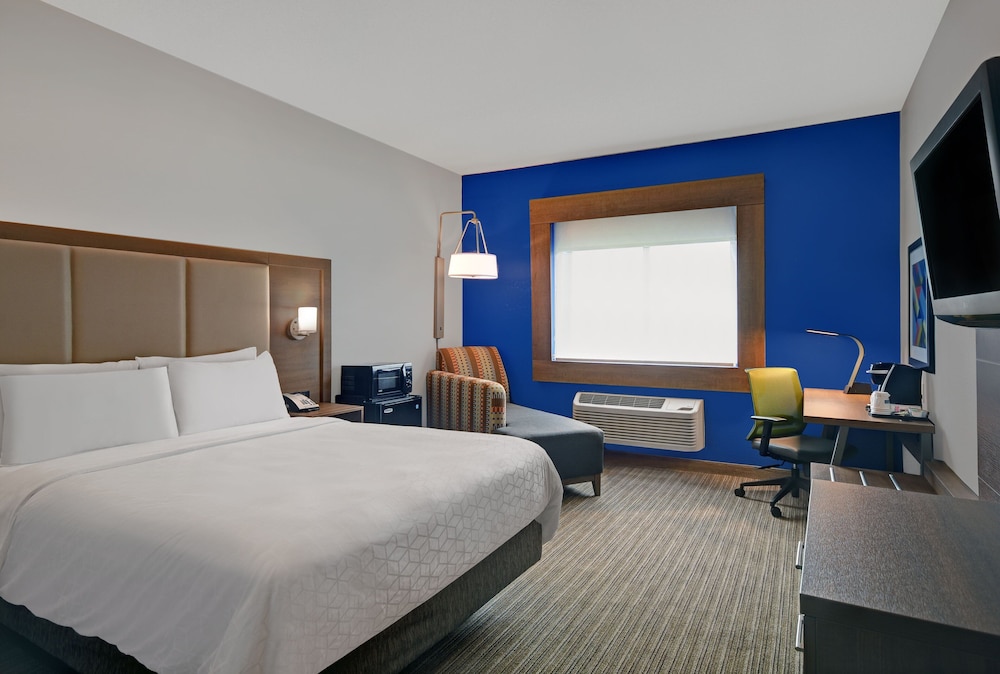 Standard Room, 1 King Bed - Photo 1