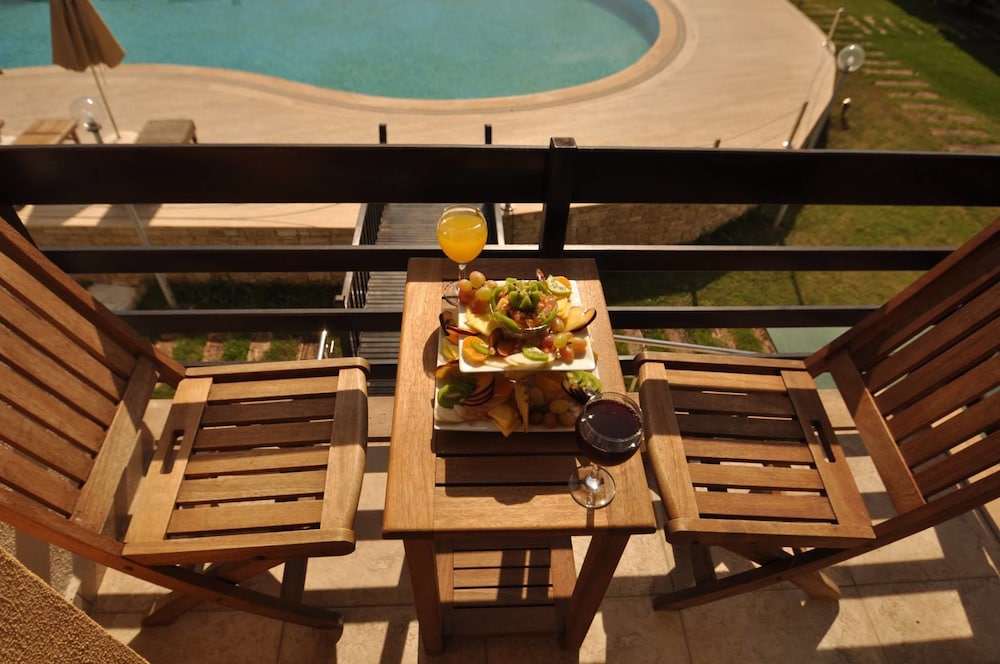 Deluxe Suite, Jetted Tub, Sea View photo 3