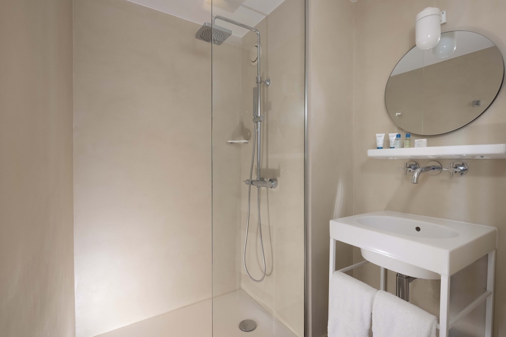 Triple Room with Spa Access photo 3
