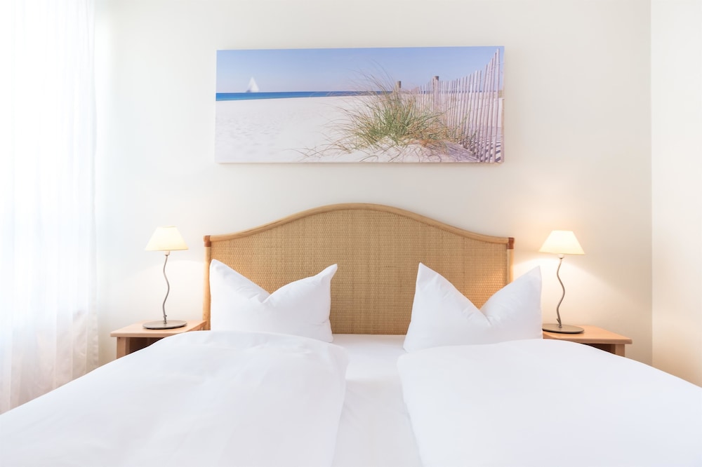 Standard Room, Multiple Beds photo 3