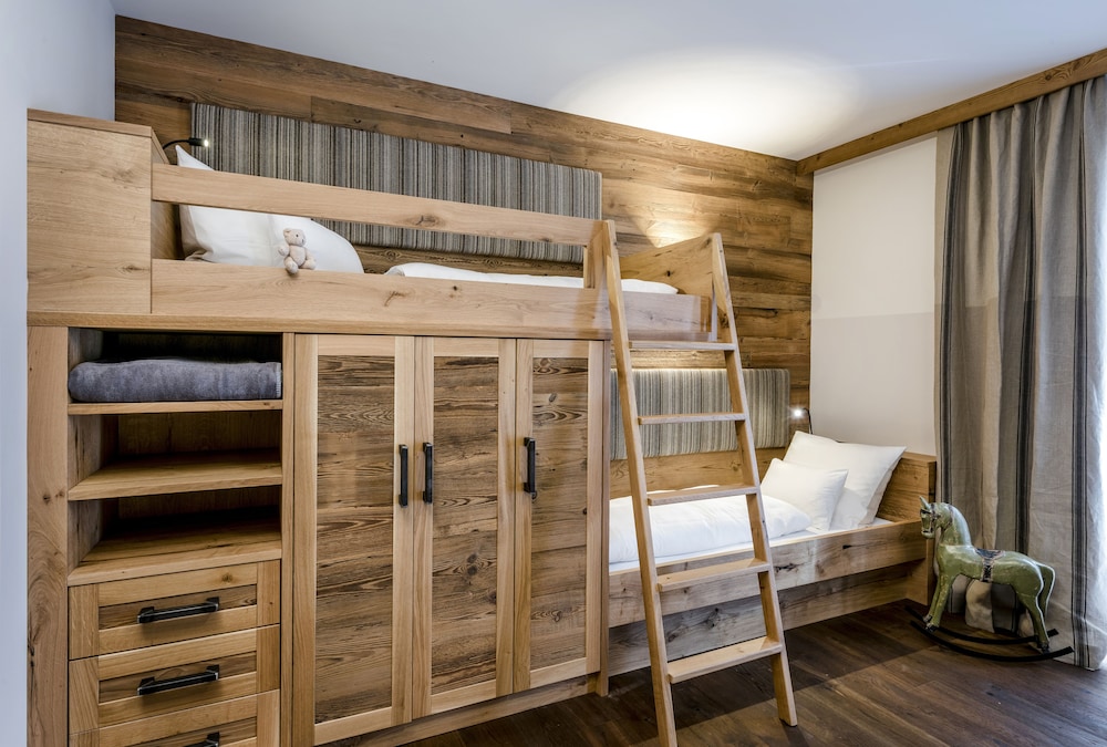 Lake Suite, 2 bedrooms, 2 bathrooms (+90 cleaning fee)