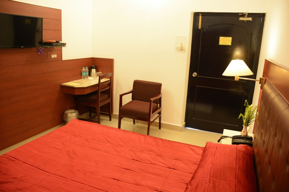 Deluxe Room - Photo 5