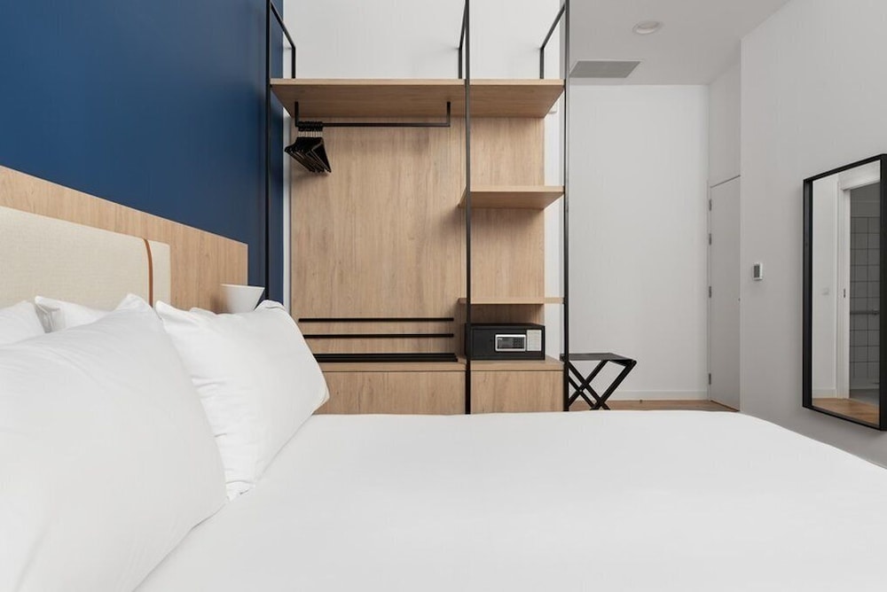 Deluxe Double Room - Photo 11