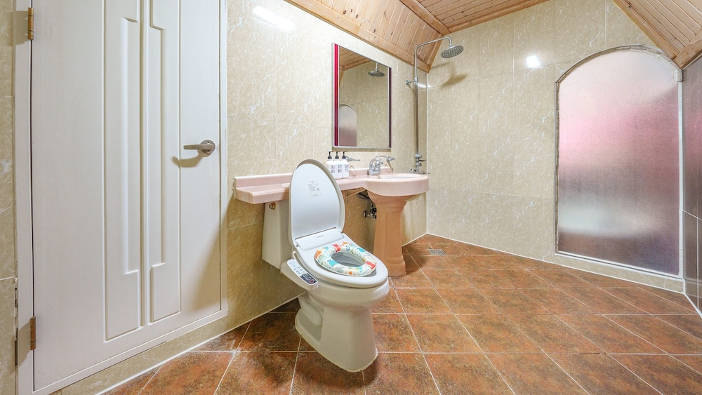 Basic Room, 1 Bedroom (Suite 4(BBQ, Terrace, Spa)) - Photo 10