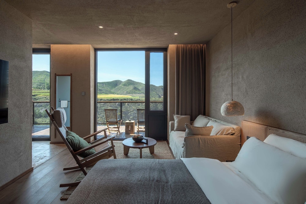 Standard Double Room, Balcony, Mountain View